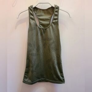 Lululemon Green Racerback Tank in Olive Green Leaf Print  - Size 4